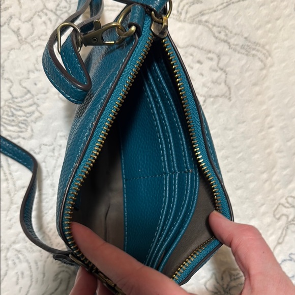 Chic Teal Crossbody Bag - Picture 3 of 5